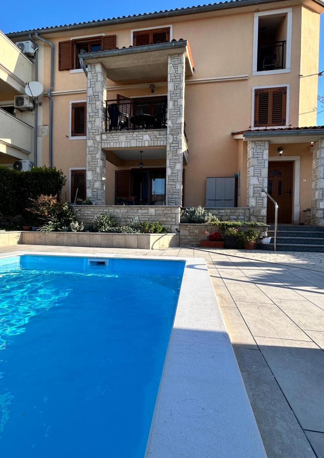 Villa Krasa Sea View Apartmants With Pool Ližnjan المظهر الخارجي الصورة
